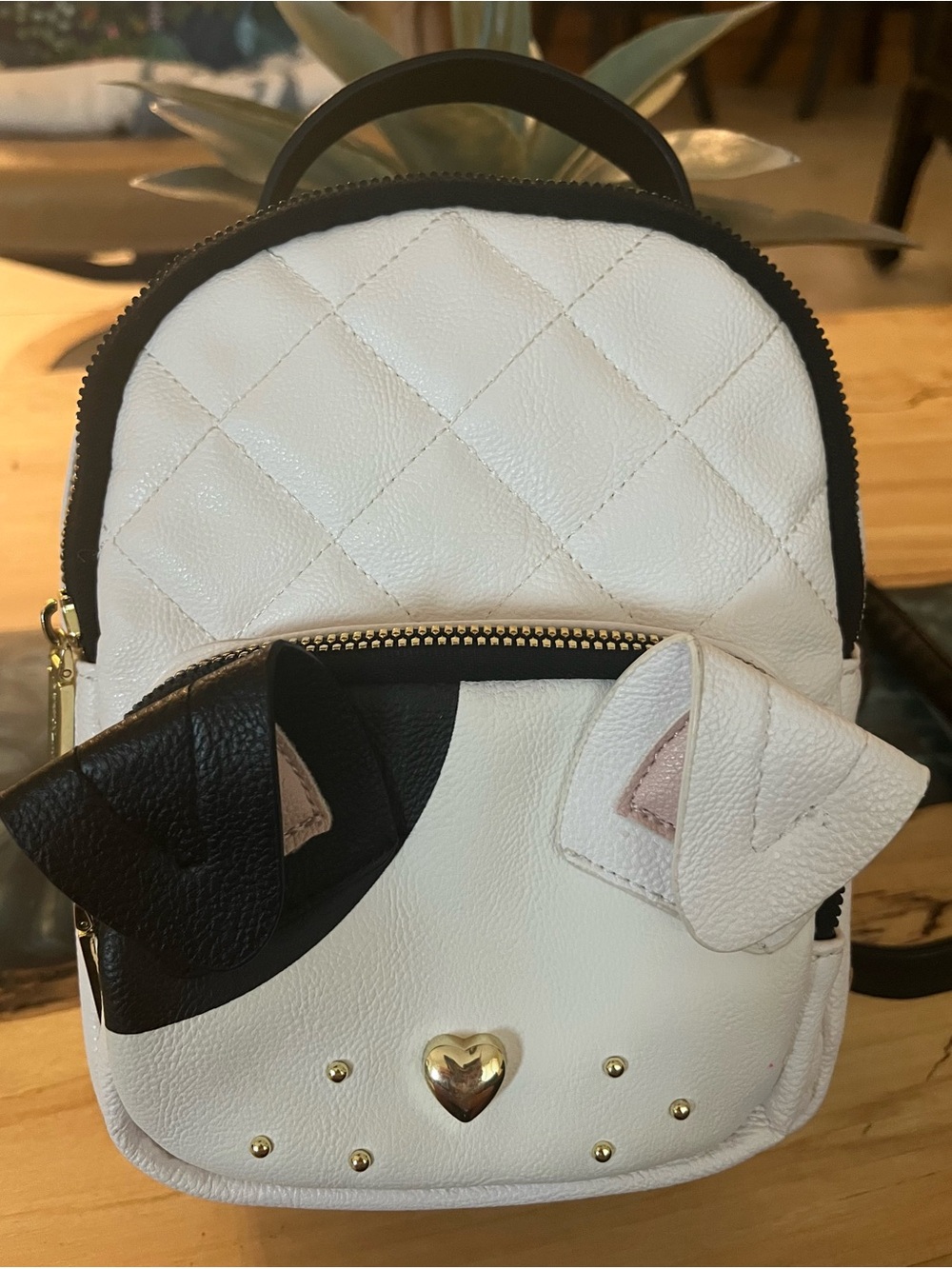 Betsey Johnson White Quilted Puppy Dog Mini Backpack with Black & Pink Dog Ears - Picture 4 of 13